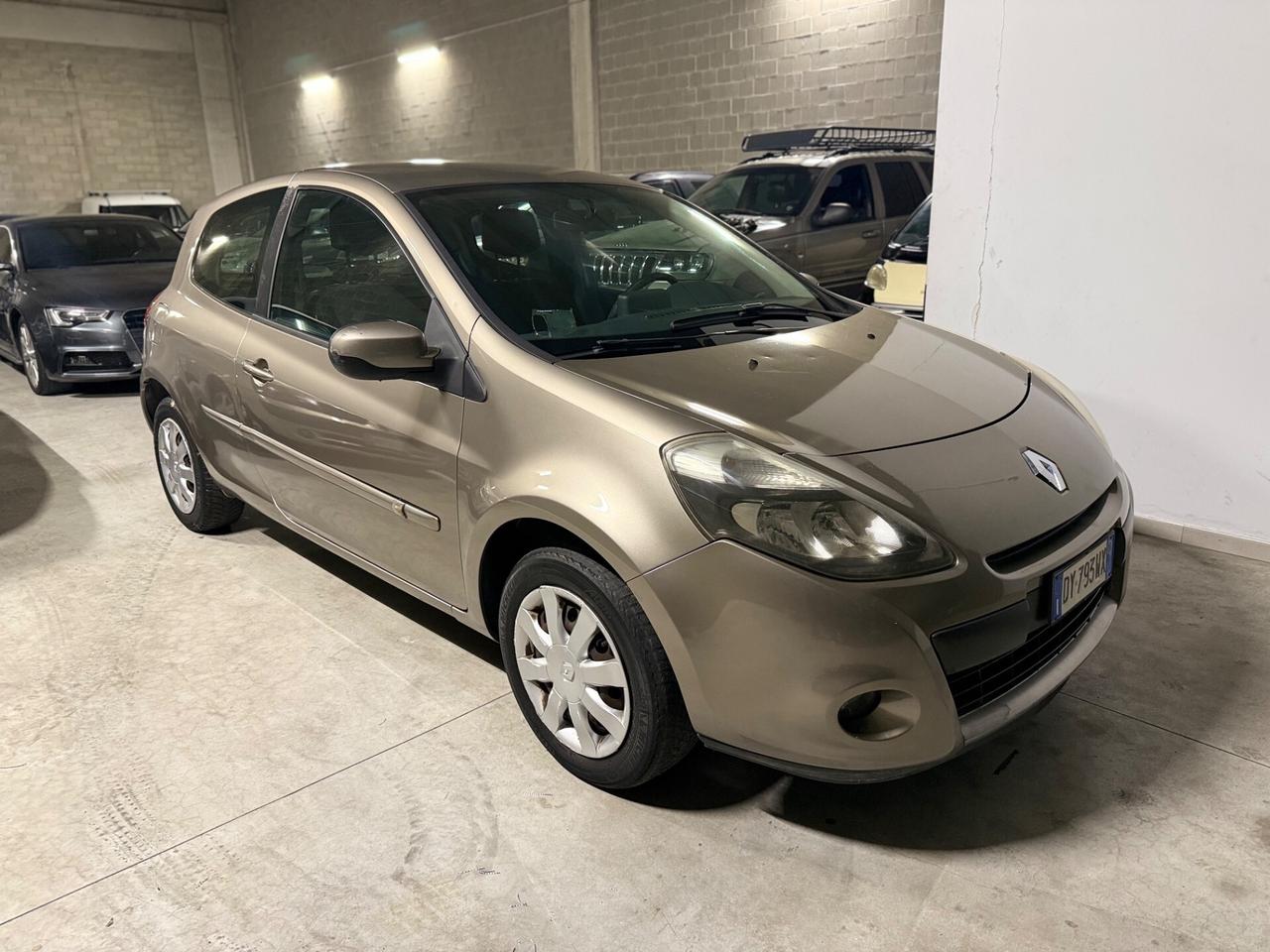 Renault Clio 1.2 16V 3 porte Luxe