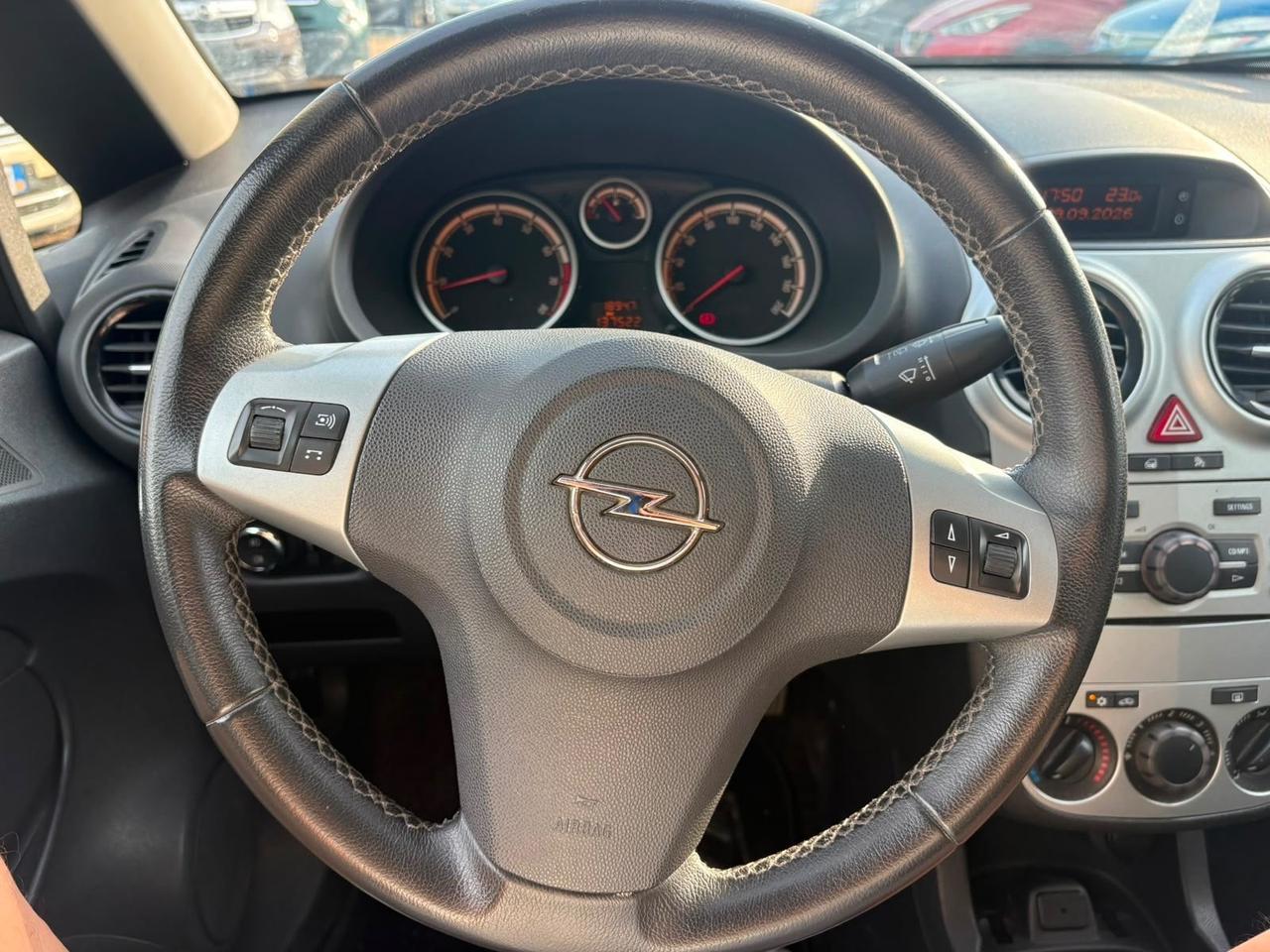 Opel Corsa 1.2 5 porte Cosmo
