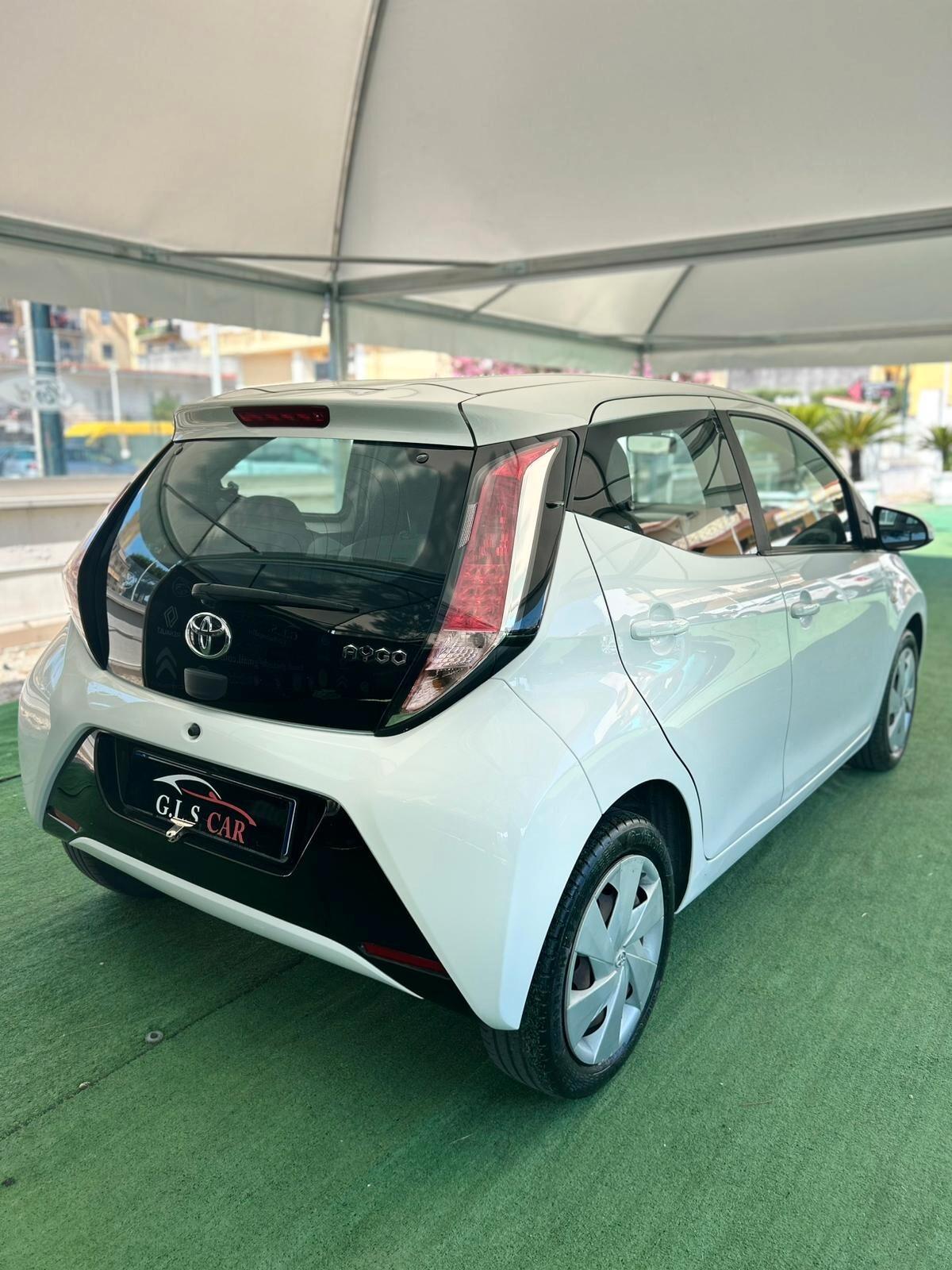 Toyota Aygo 1.0 Benzina 69 CV 5 porte