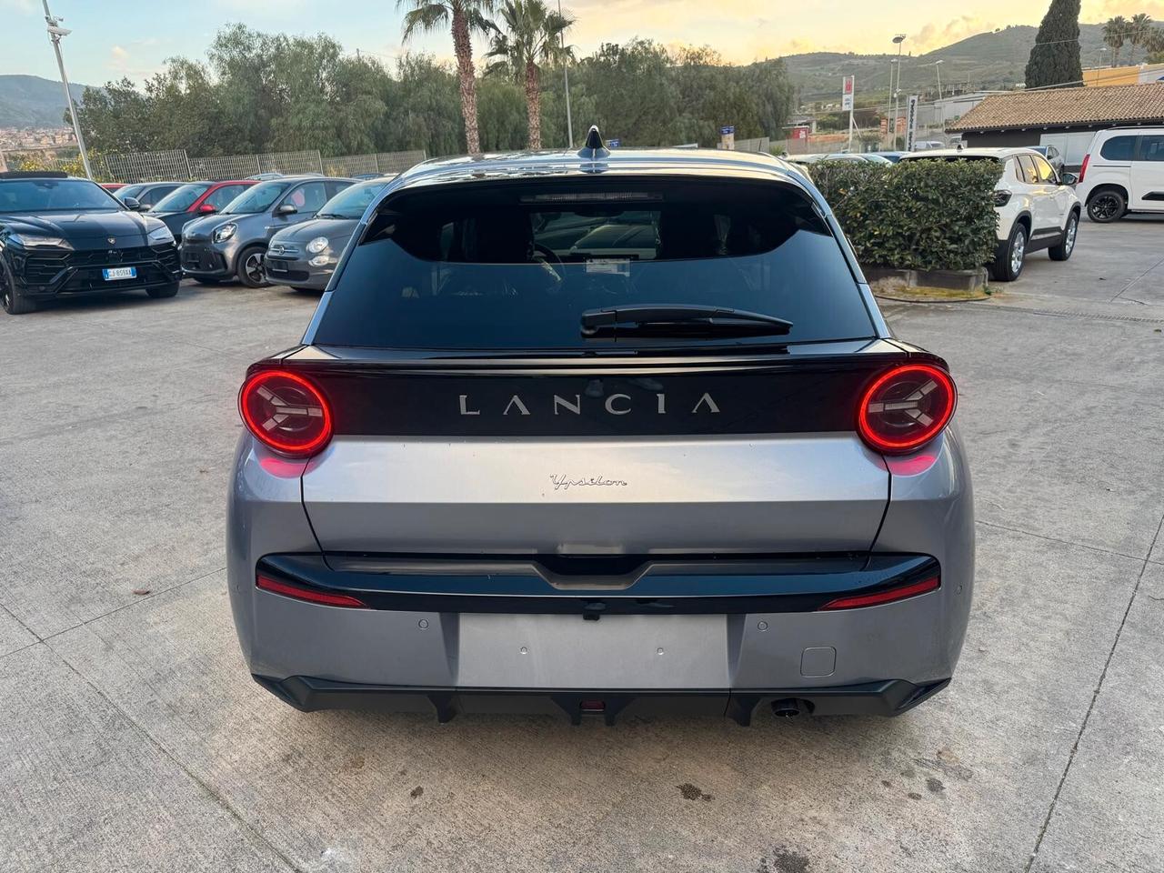 Lancia Ypsilon Hybrid DCT km0 pronta consegna