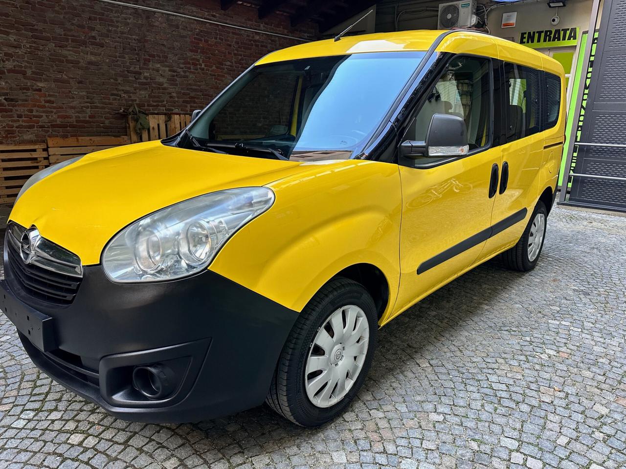 Opel Combo 1.4 (7 POSTI) - No Blocco del Traffico