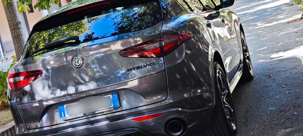 Alfa Romeo Stelvio 2.2 Turbodiesel 210 CV AT8 Q4 Veloce