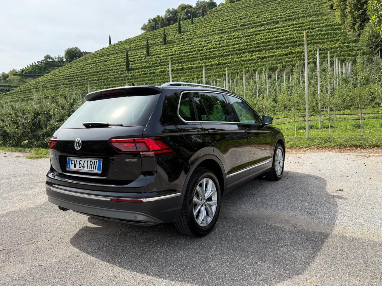 Volkswagen Tiguan 2.0 TDI SCR DSG 4MOTION Sport BMT