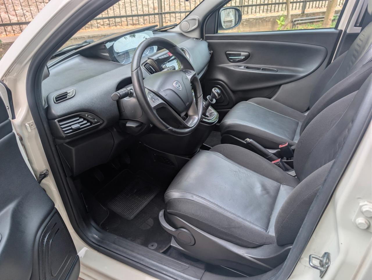 Lancia Ypsilon 1.2 69 CV 5 porte GPL Ecochic Platinum