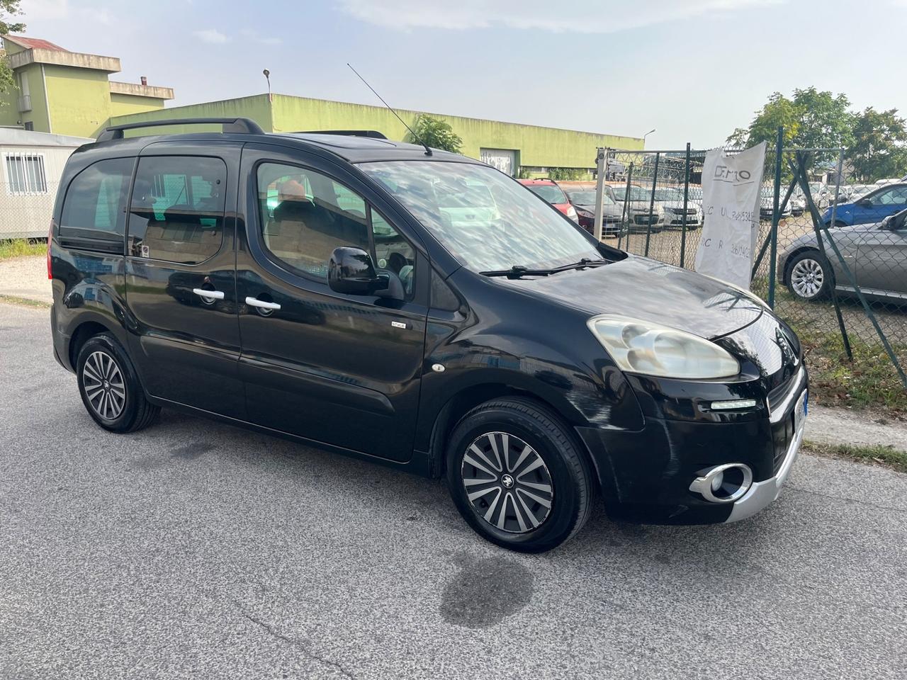 Peugeot Partner Tepee 1.6 HDi 92CV Outdoor 2013