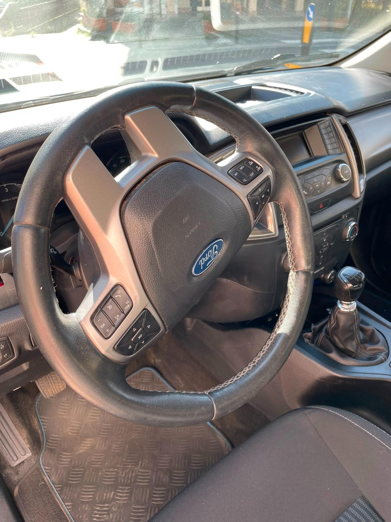 Ford Ranger 2.0 TDCi DC XLT 5 posti