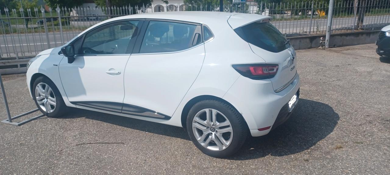 Renault Clio TCe 12V 90 CV 5 porte Duel