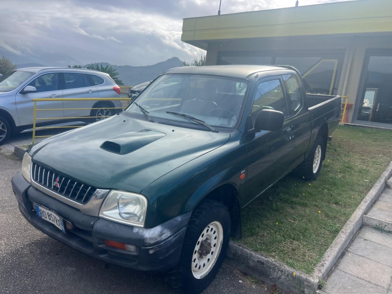Mitsubishi L200 2.5 TDI 4WD Gancio traino omologato