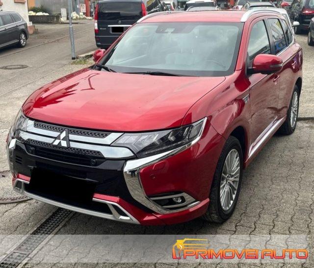 MITSUBISHI Outlander 2.4 MIVEC 4WD PHEV Diamond SDA