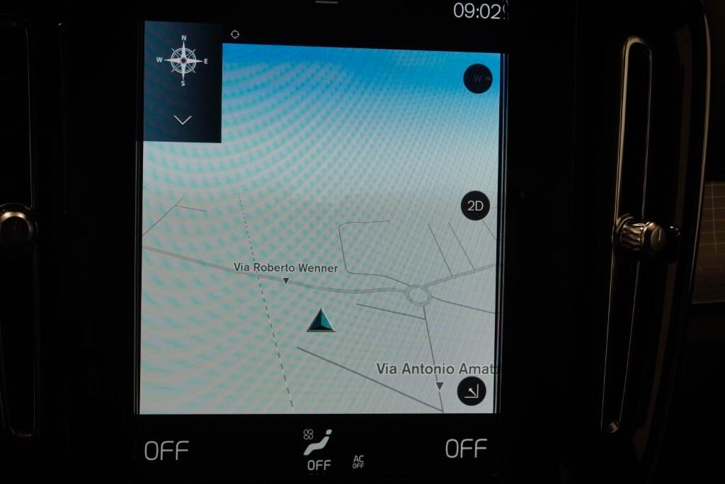 VOLVO XC40 1.5 T2 129CV AUTOM. CORE ( FARI LED - COCKPIT - CRUISE - NAVI - MIRROR - PDC - TELECAMERA POST. - CERCHI 18 )