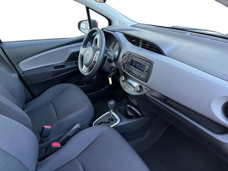 Toyota Yaris Yaris 5p 1.5h Cool