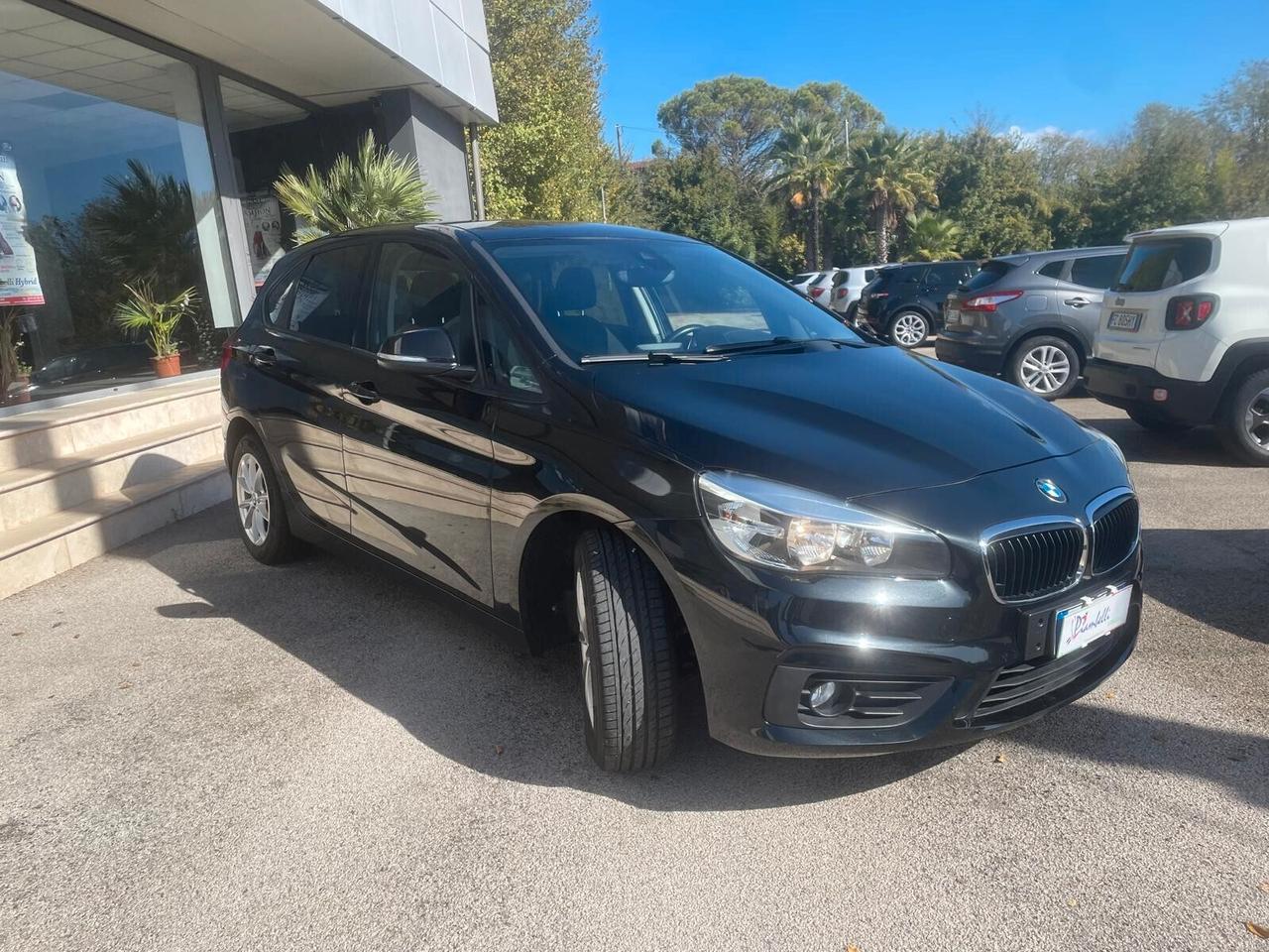 Bmw 2er Active Tourer 218d Luxury AUTOM.