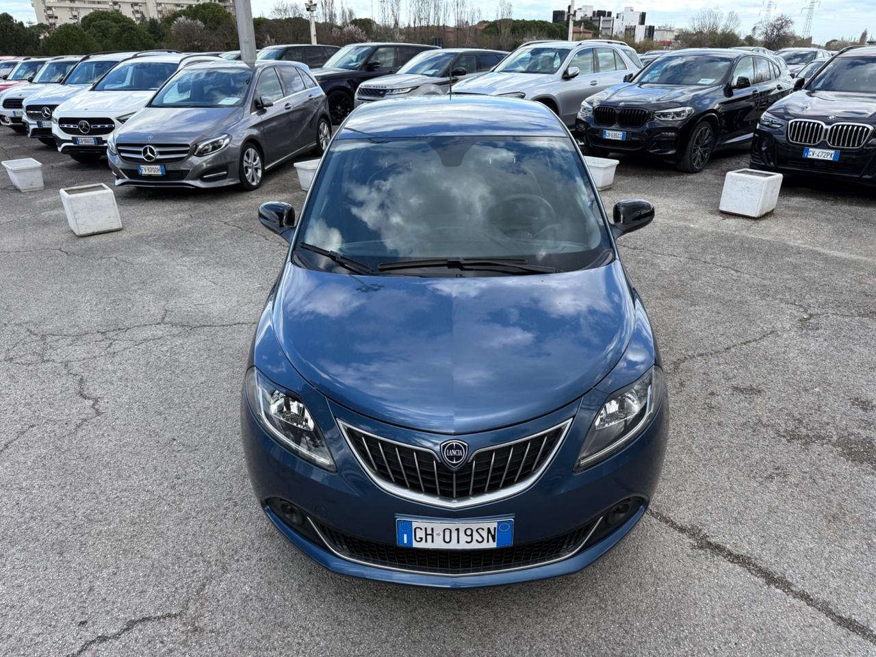 Lancia Ypsilon 1.0 FireFly 5 porte S&S Hybrid Ecochic Silver