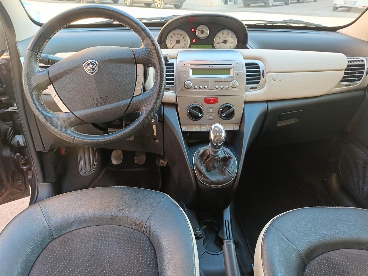 Lancia Ypsilon 1.2 Platino