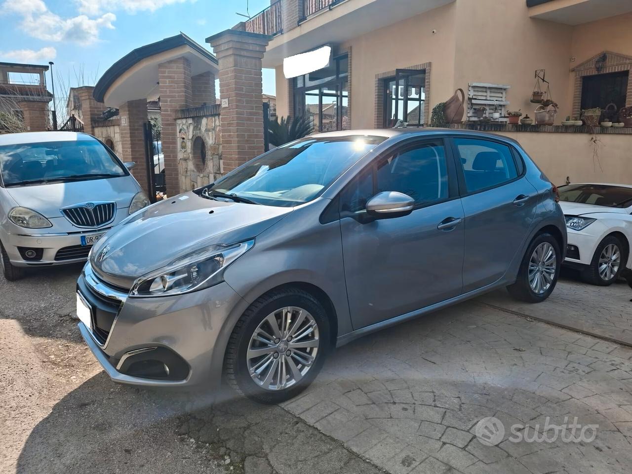 Peugeot 208 PureTech 82 5 porte Allure CERCHI CLIMA CRUISE MULTIFUNZIONE BLUETOOTH NAVIGATORE