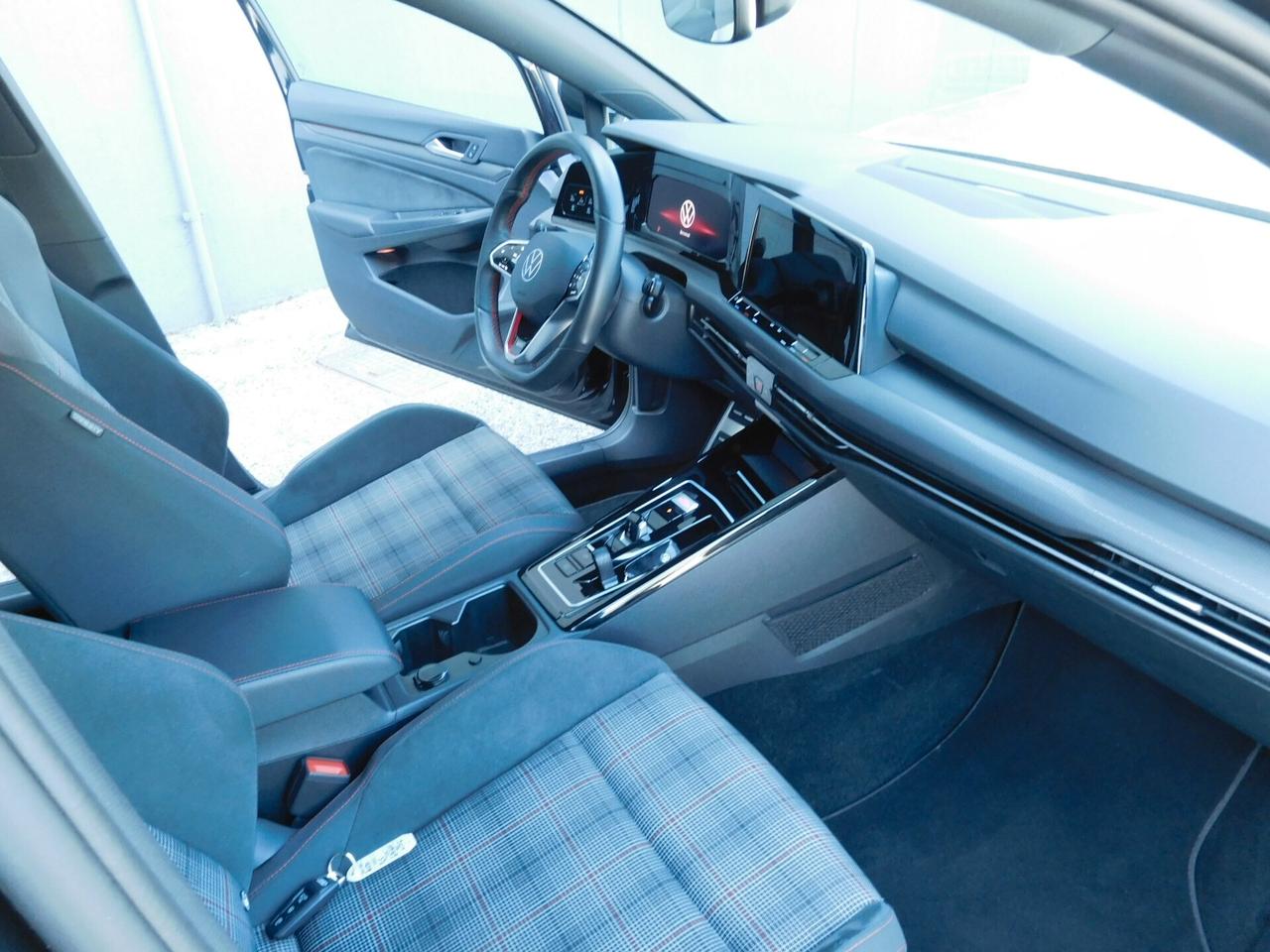 Volkswagen Golf GTI 2.0 TSI DSG 245cv