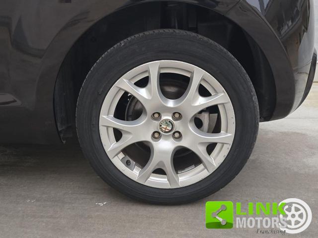 ALFA ROMEO MiTo 1.6 JTDm-2 S&S Distinctive Sport Pack