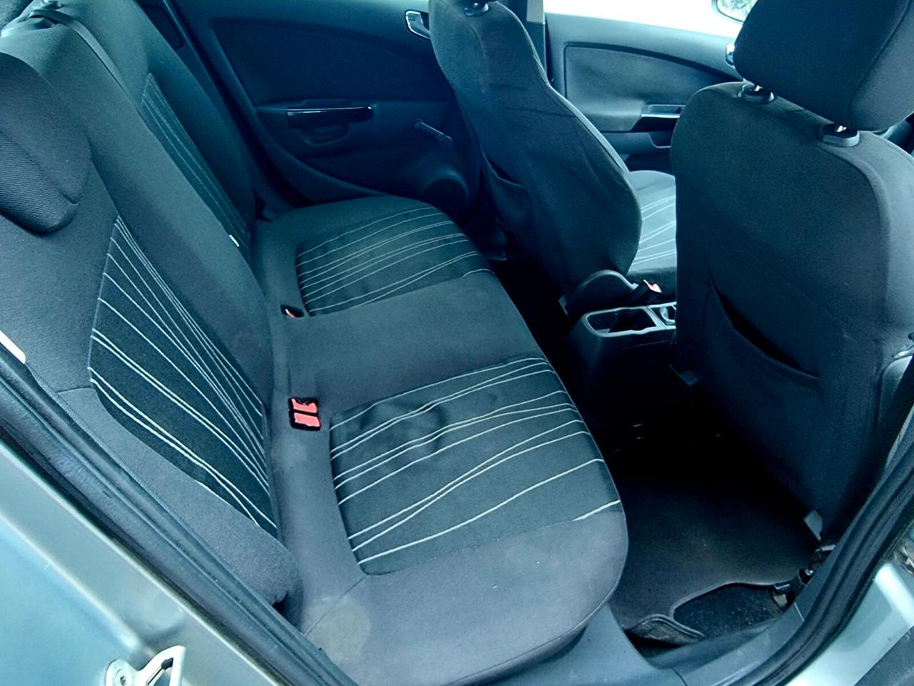 Opel Corsa 1.2 5 porte Club ADATTA A NEOPATENTATI