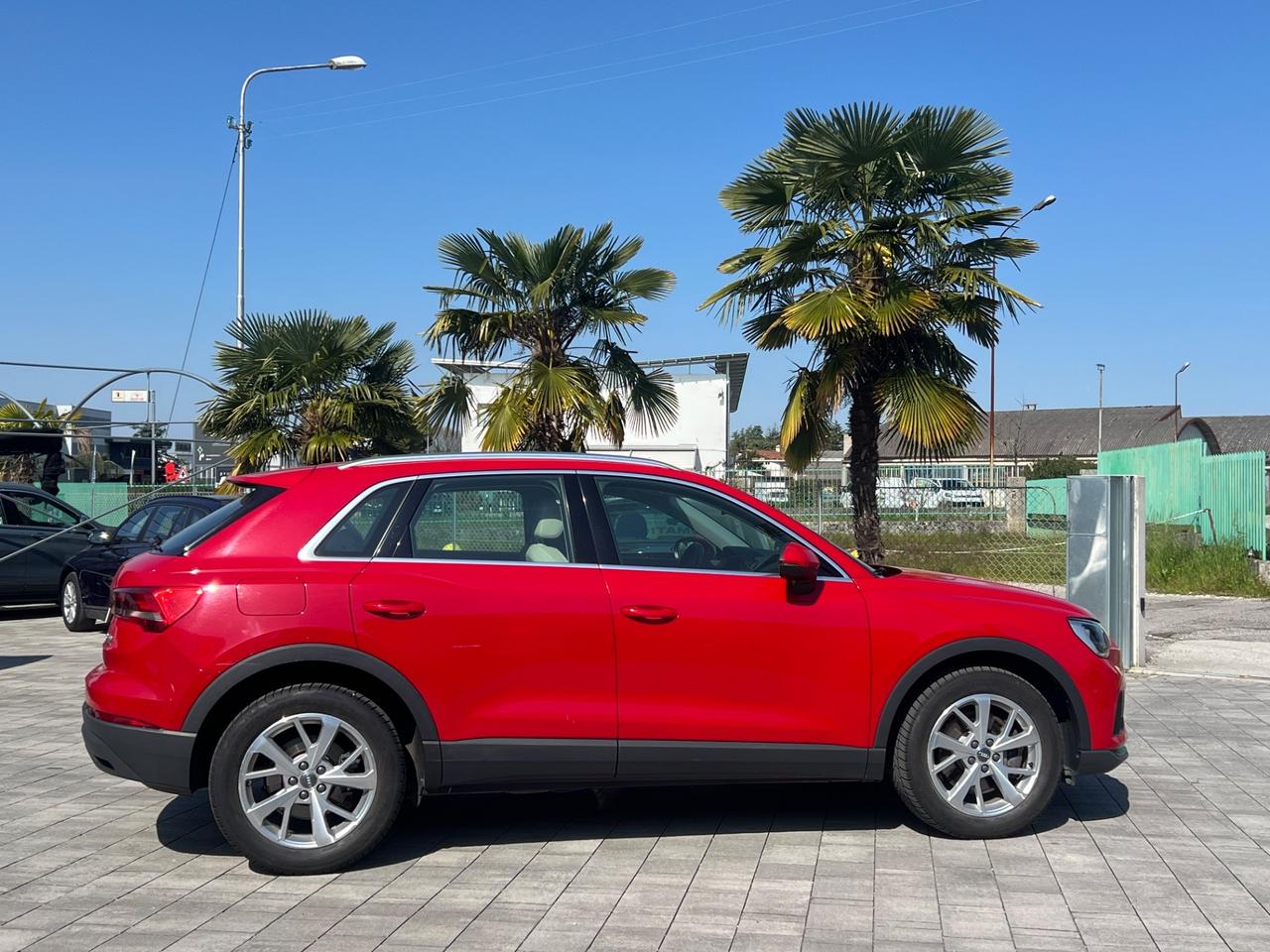 Audi Q3 40 TFSI quattro S tronic Business