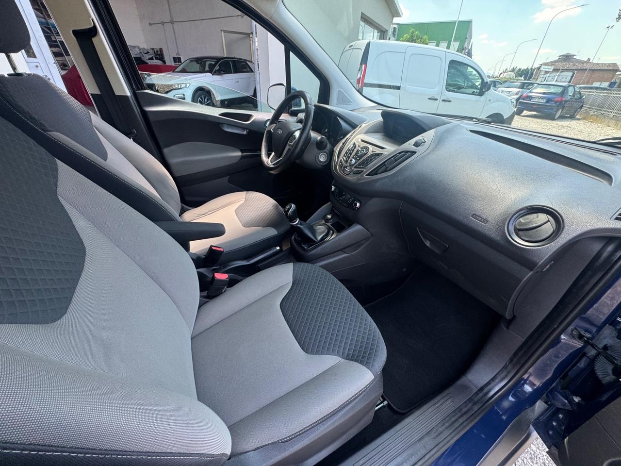 Ford Tourneo Courier 1.5 TDCI 95 CV Plus