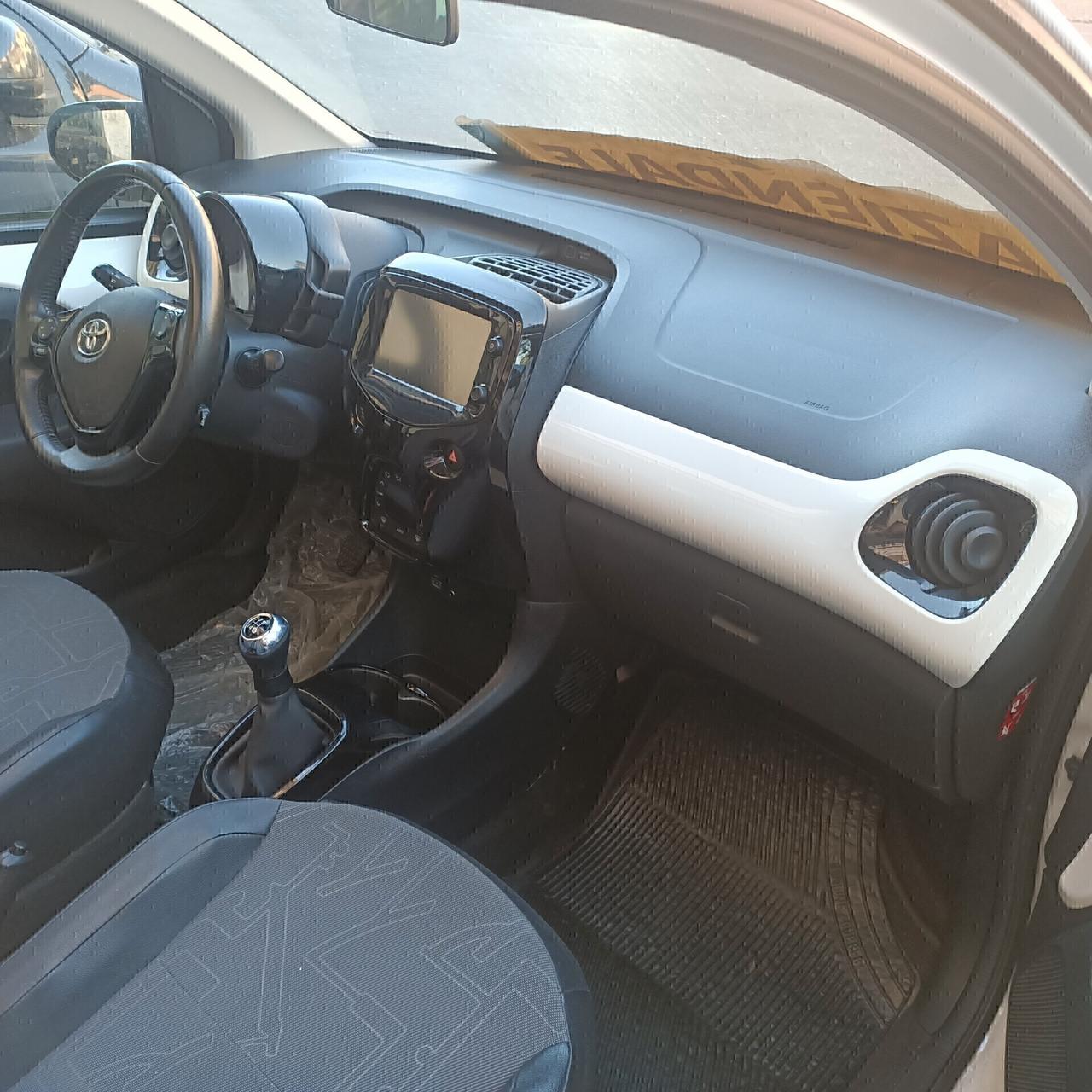 TOYOTA Aygo 2ª serie - 2016 KM SOLO 68000 CABRIO PREZZO RIBASSATO
