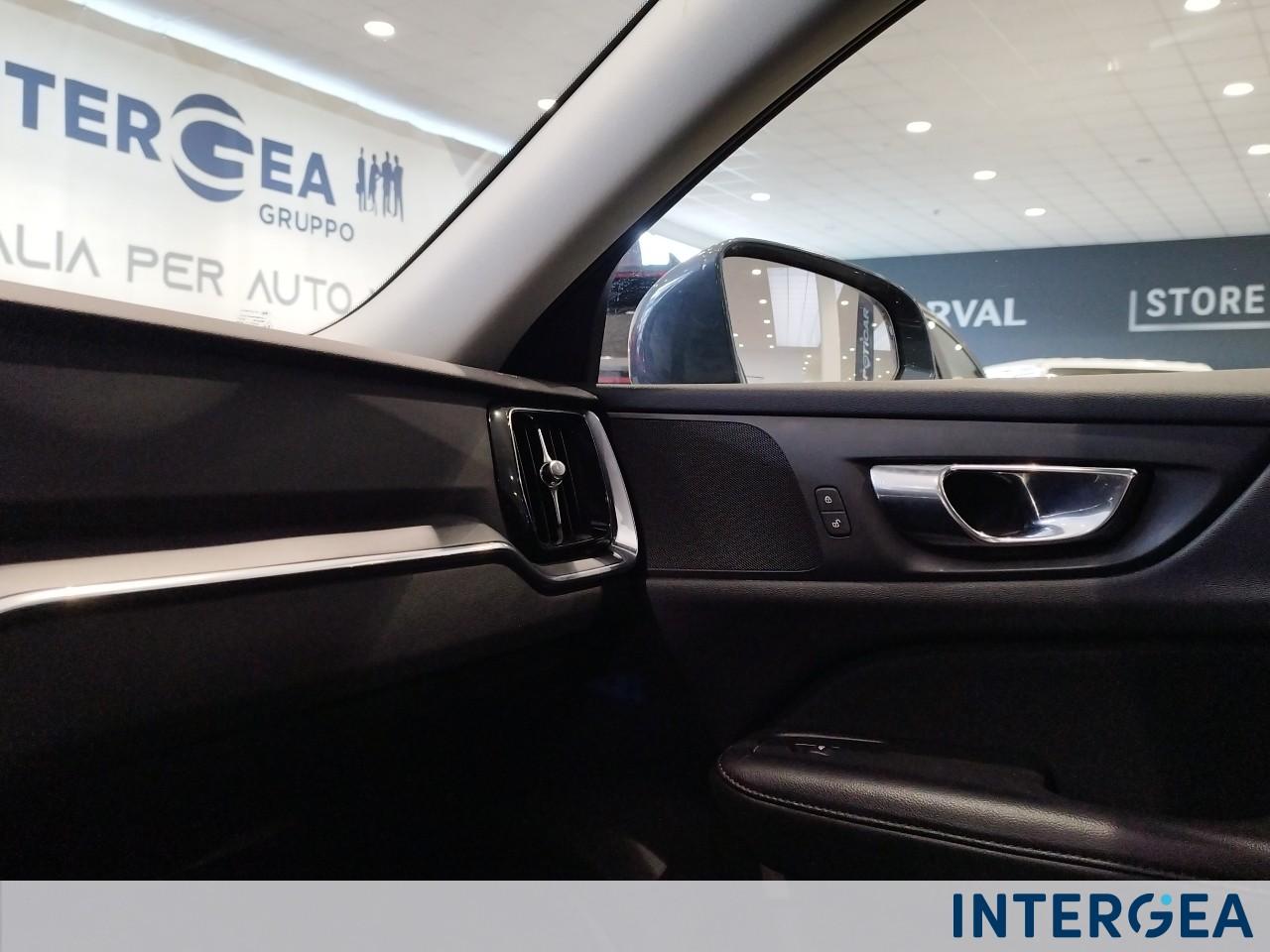 VOLVO V60 2.0 d3 Business geartronic my20