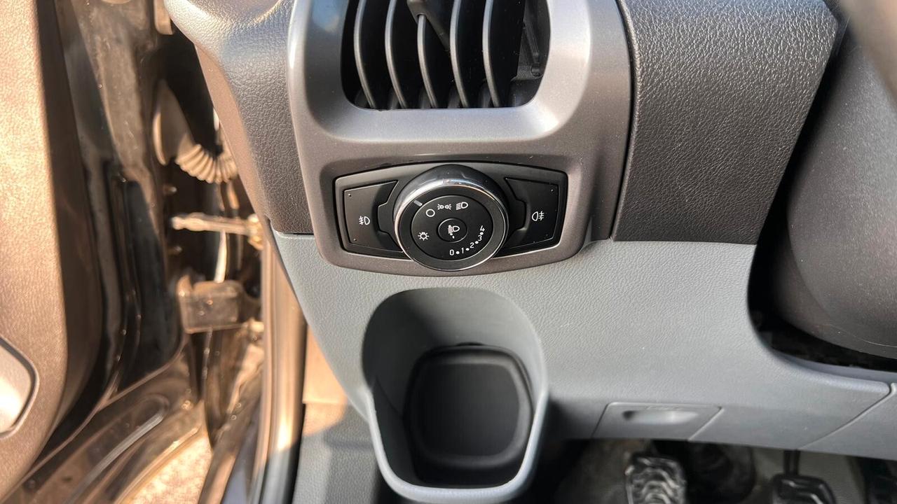 Ford Tourneo Custom 310 2.0 TDCi 130CV PC Titanium