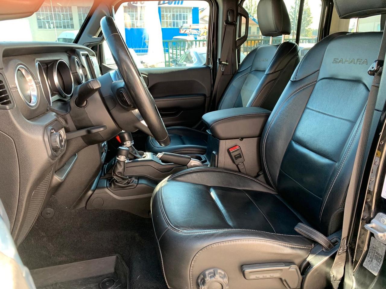 Jeep Wrangler Unlimited 2.2 Mjt II Sahara sky one-touch