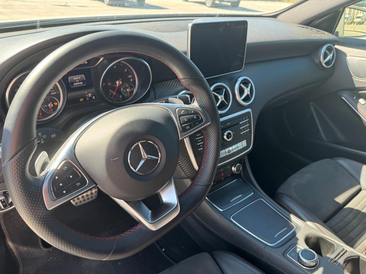 Mercedes-benz A 220 d Premium AMG