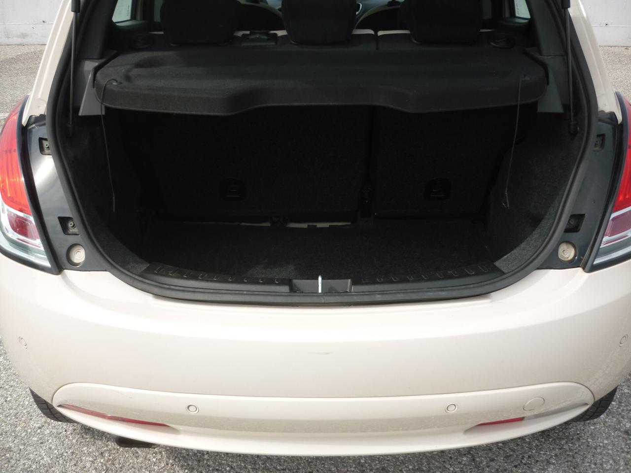Lancia Ypsilon 1.2 69 CV 5 porte Gold