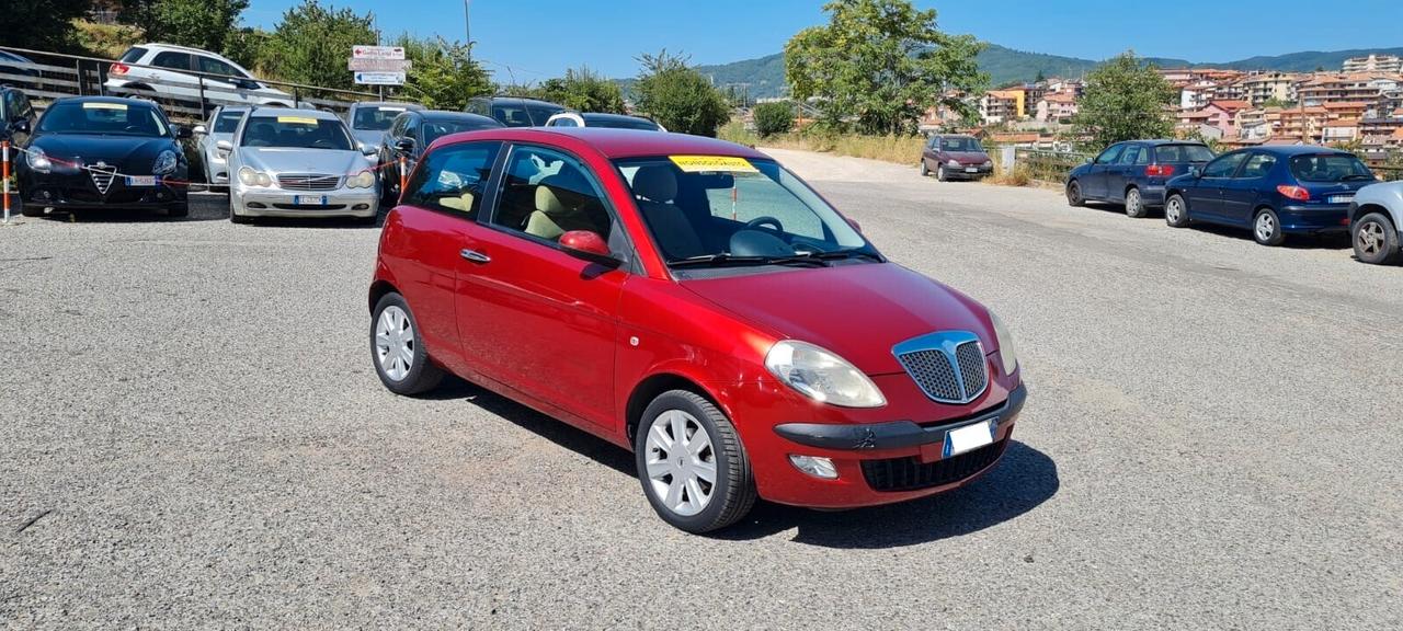 Lancia Ypsilon 1.3 Mjt 16V Argento-Ok Neopatentati