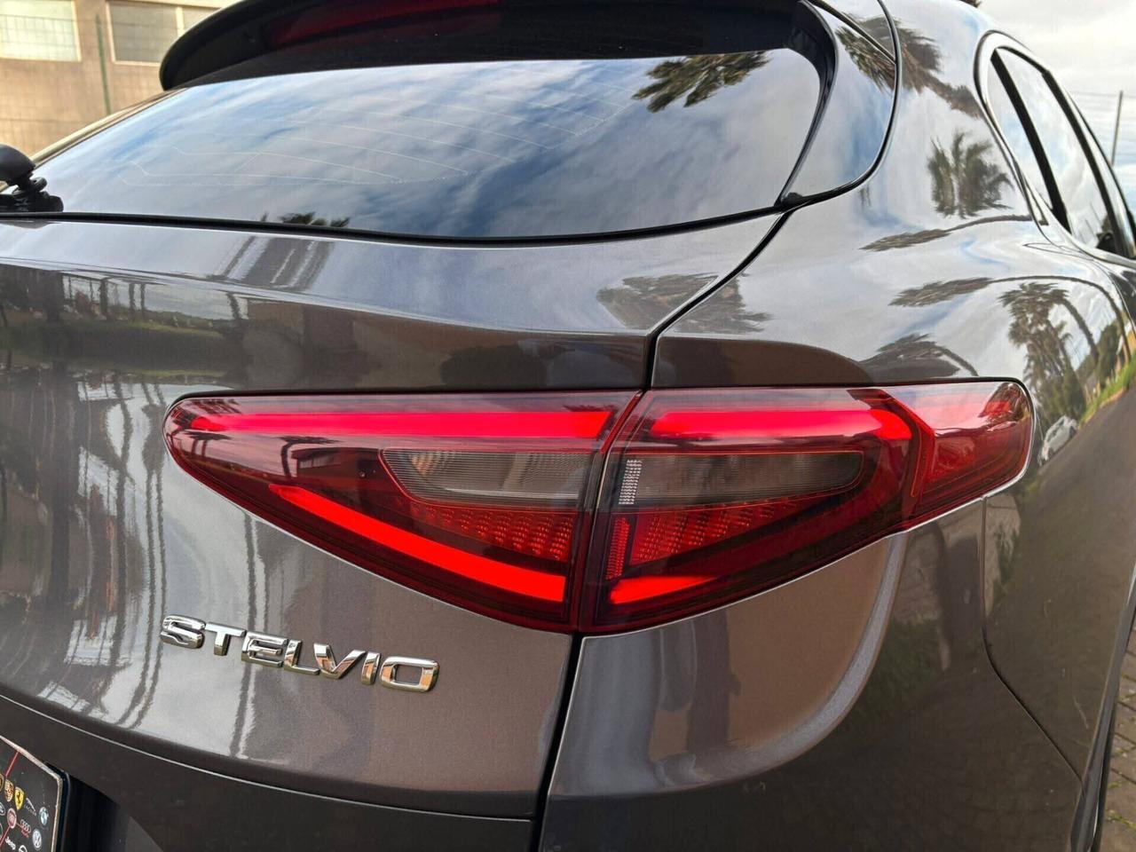 Alfa Romeo Stelvio 2.2 Turbodiesel 210 CV AT8 Q4 Executive.-/