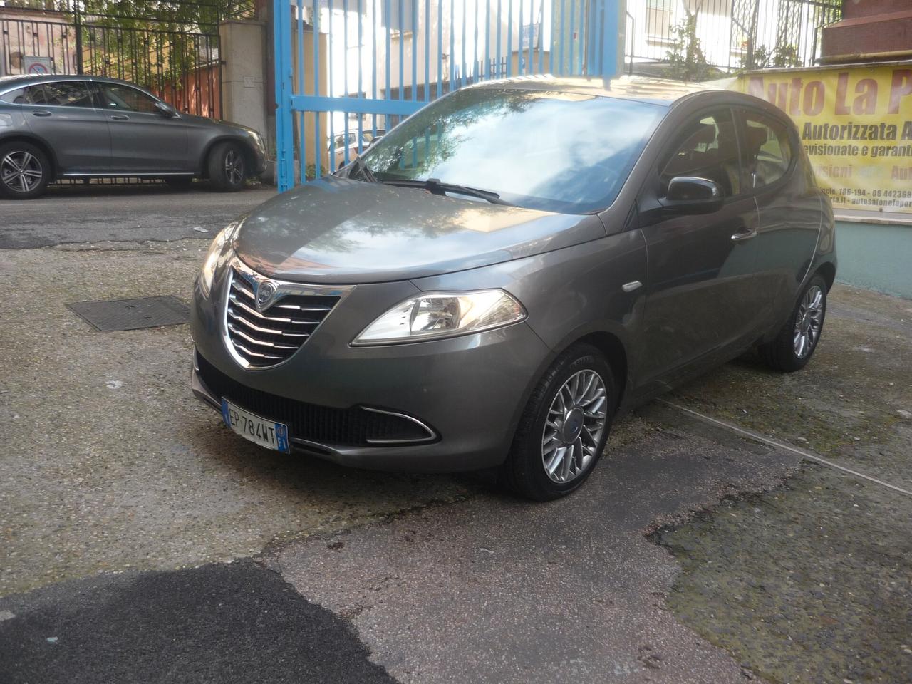 Lancia Ypsilon 1.2 69 CV 5 porte S&S Gold