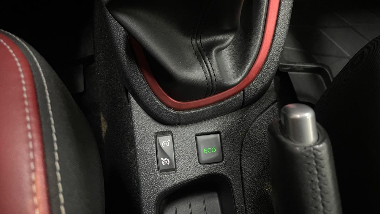 Renault Clio TCe 12V 90CV Start&Stop 5 porte Energy Duel2