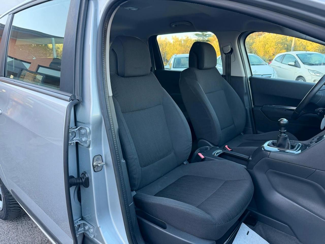 Peugeot 5008 1.6 HDI 115CV ACTIVE 5 POSTI 2013