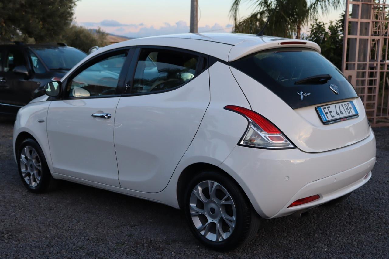 Lancia Ypsilon 1.2 69 CV 5 porte Platinum