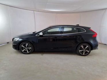 VOLVO V40 D2 Geartronic R-Design 5 PORTE