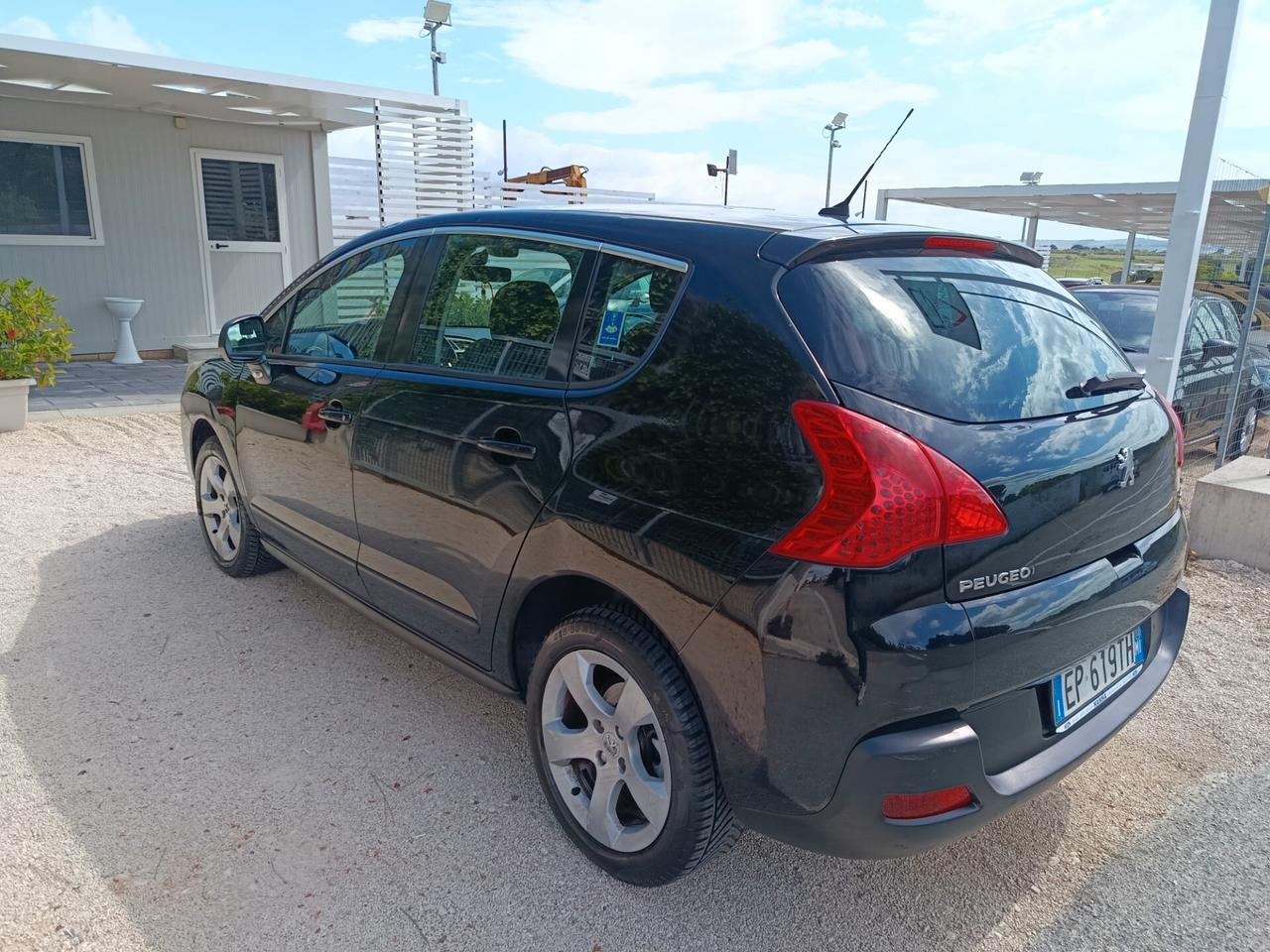 Peugeot 3008 1.6 e-HDi 115CV cambio robotizzato S.&S. Business