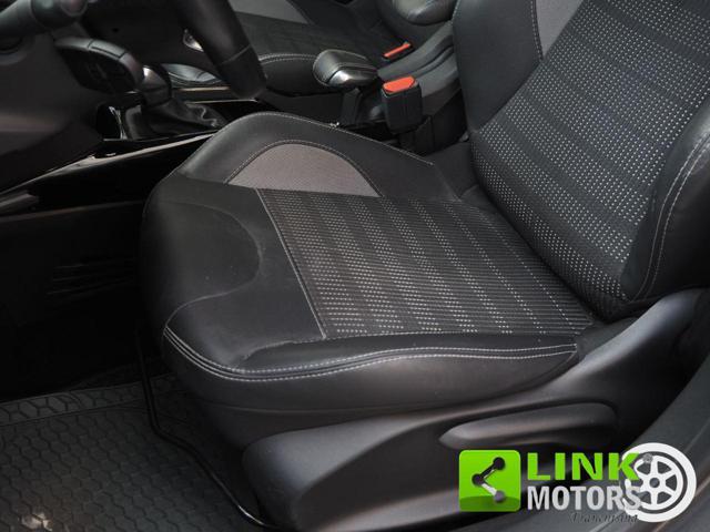 PEUGEOT 2008 BlueHDi 100 S&S Allure