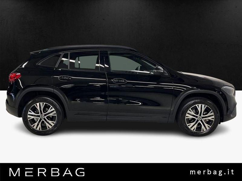 Mercedes-Benz GLA 180 d Automatic Business Extra night