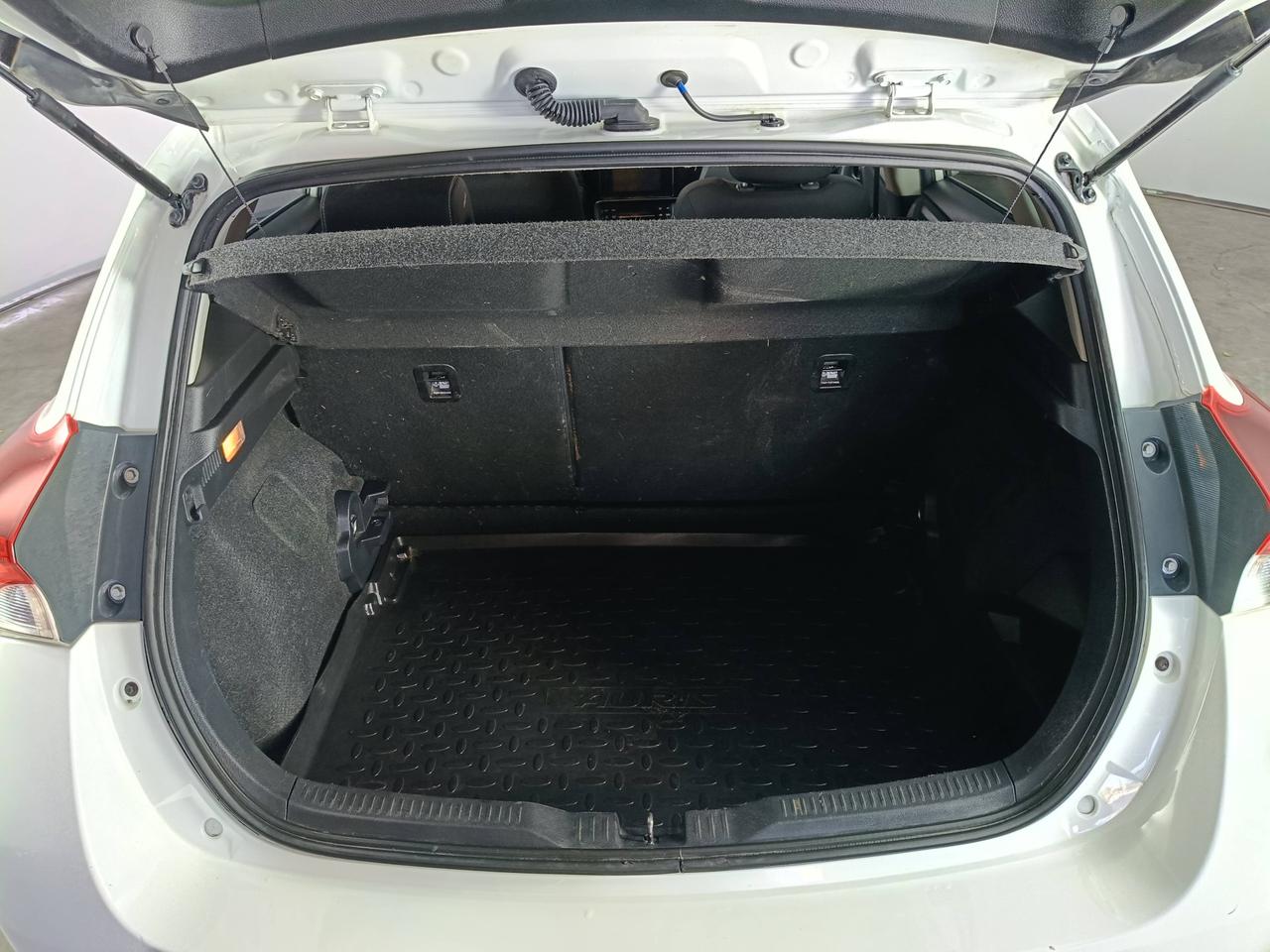 TOYOTA Auris II 2015 - Auris 1.8h Style cvt