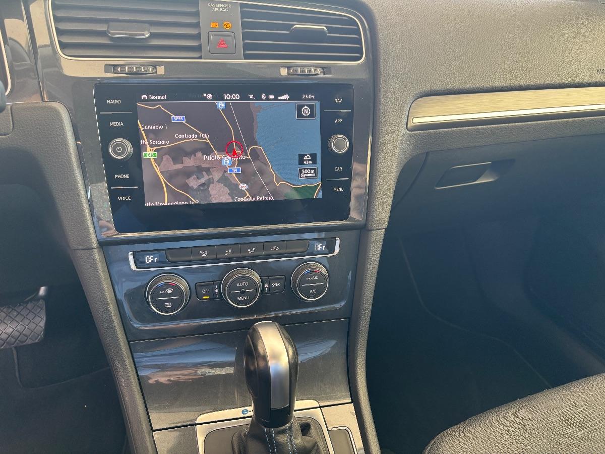 VOLKSWAGEN - e-Golf - 136 CV