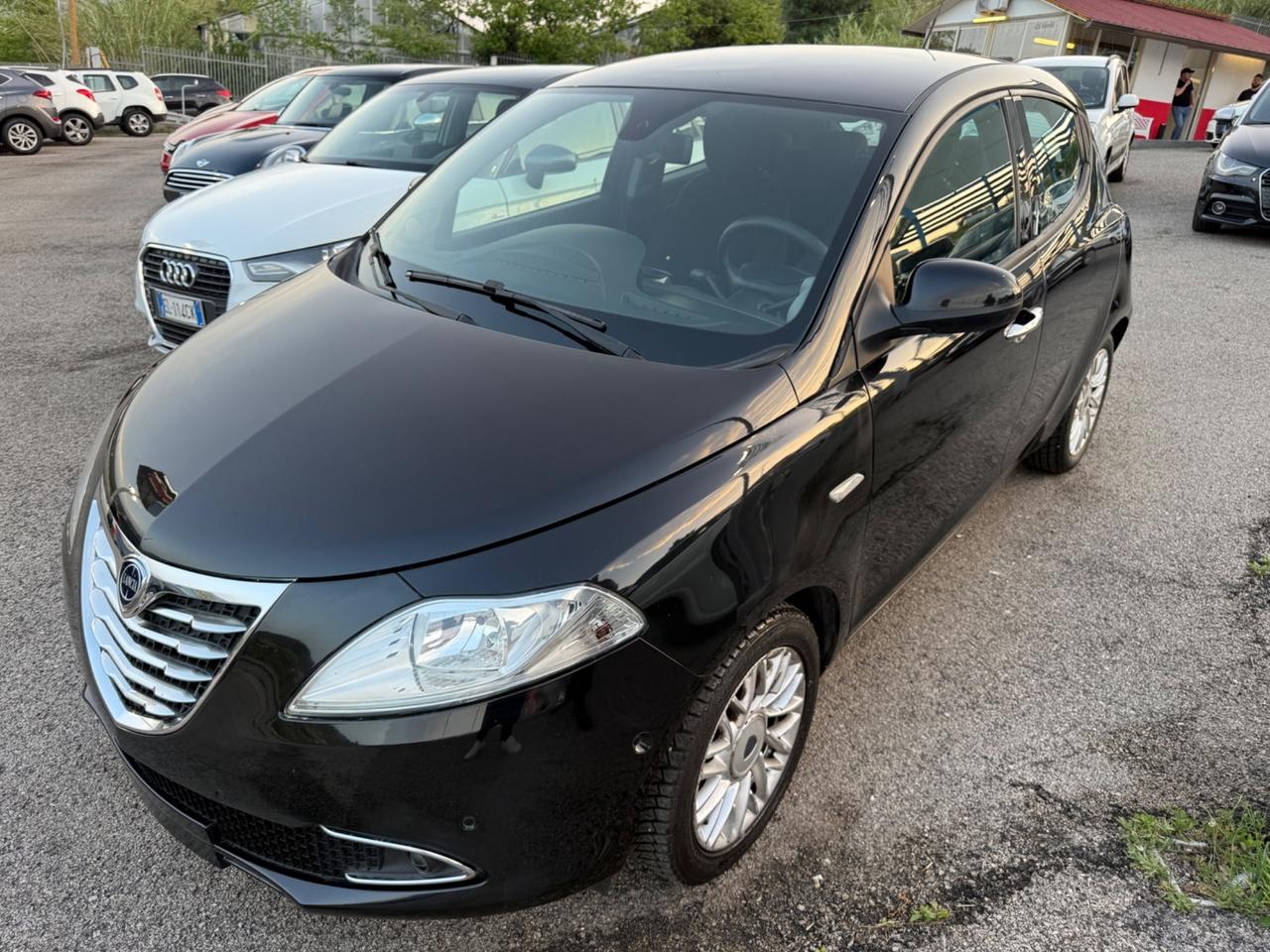 Lancia Ypsilon 1.2 69 CV 5 porte S&S Gold