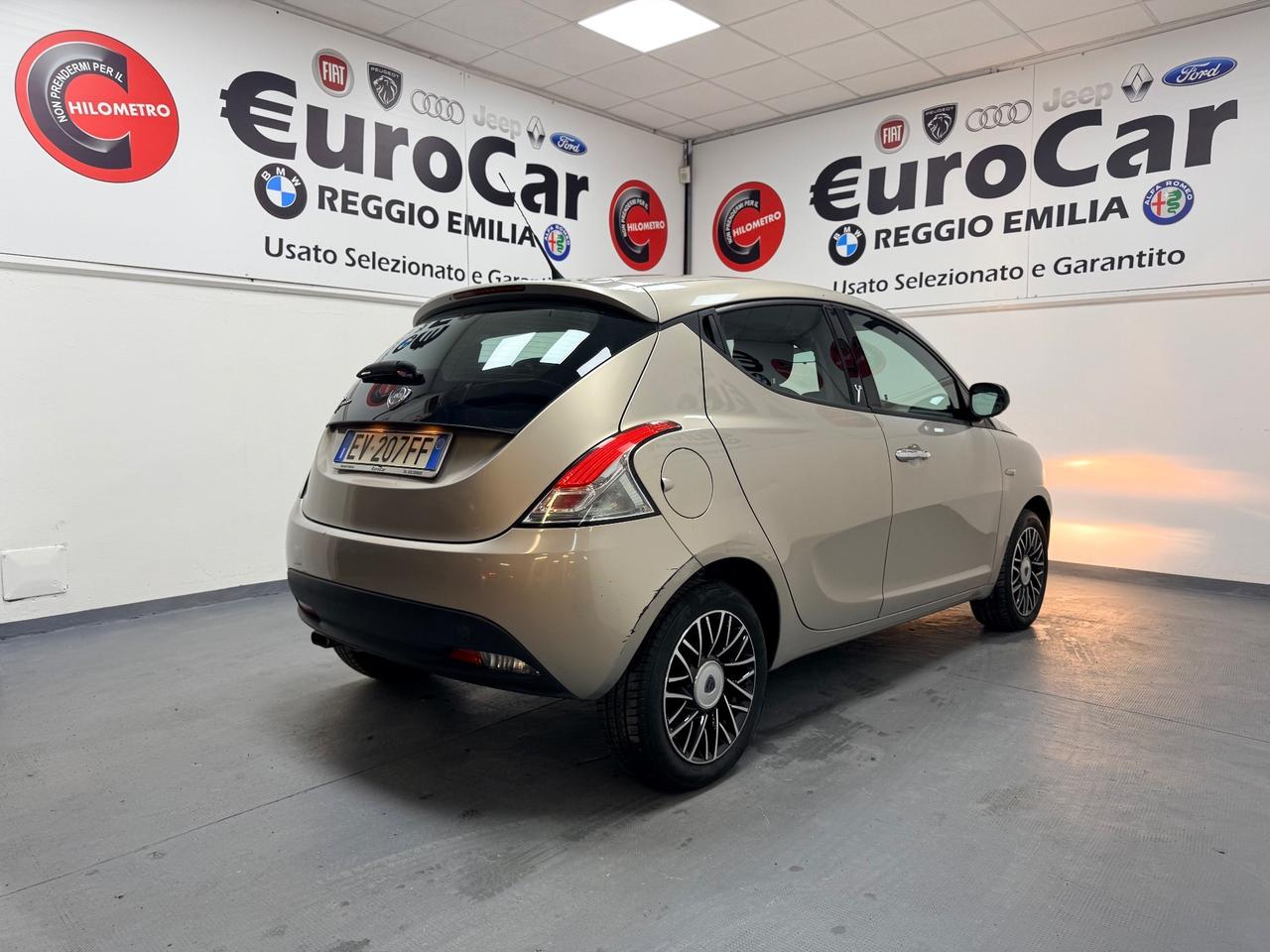 Lancia Ypsilon 1.2 69 CV 5 porte Silver 05/2014 Neopatentati