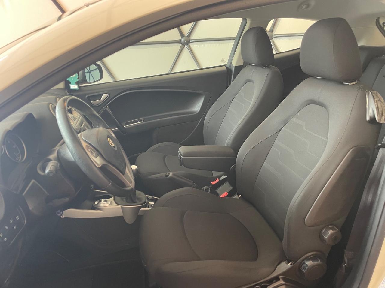 Alfa Romeo MiTo 1.3 JTDm-2 95 CV S&S Distinctive Sport Pack