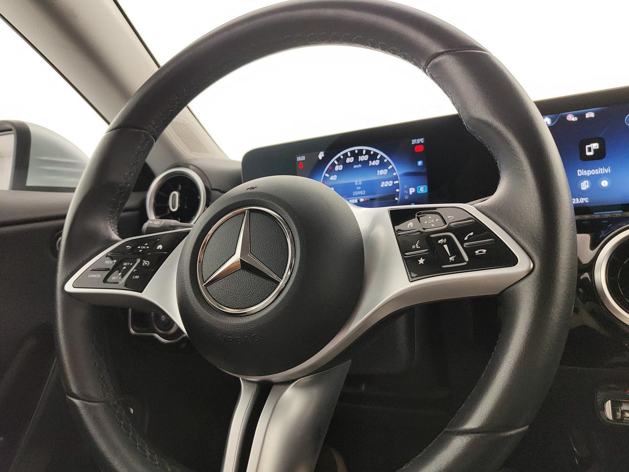 Mercedes-Benz CLA Shooting Brake 180 d Advanced auto