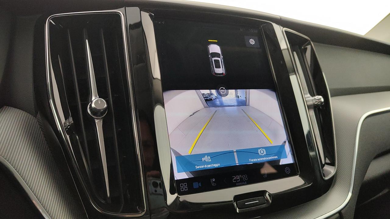 VOLVO XC60 2.0 b4 Plus Dark auto