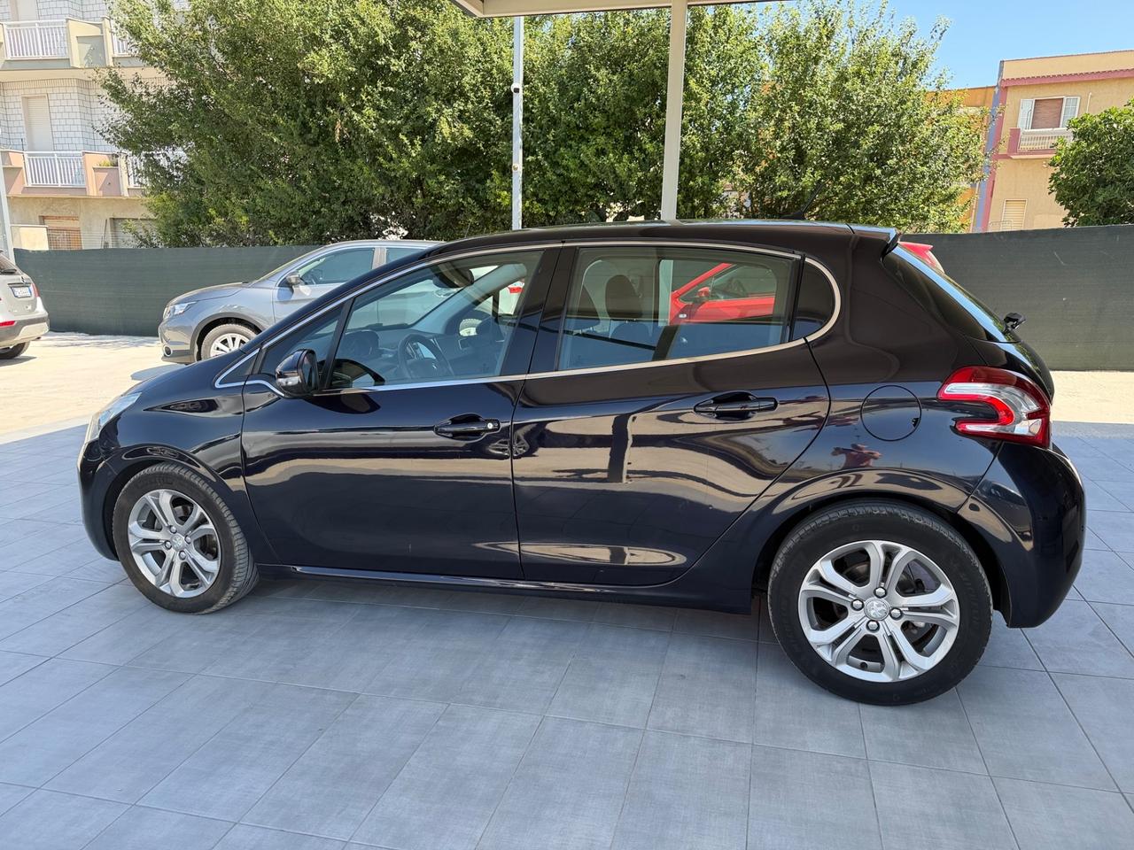 Peugeot 208 1.6 e-HDi 92 CV Stop&Start 5 porte Allure