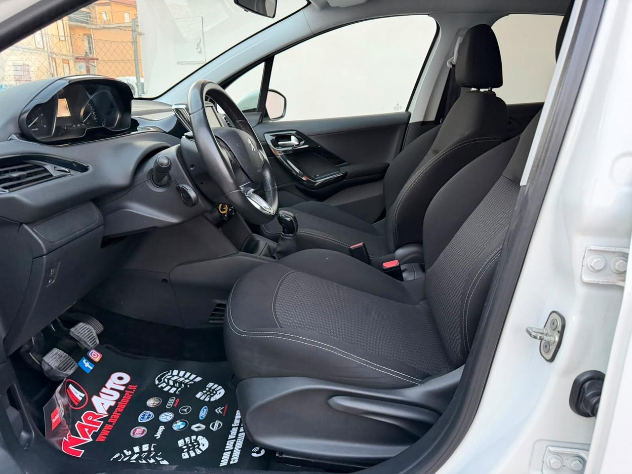 Peugeot 208 Allure AUTOCARRO 5 POSTI