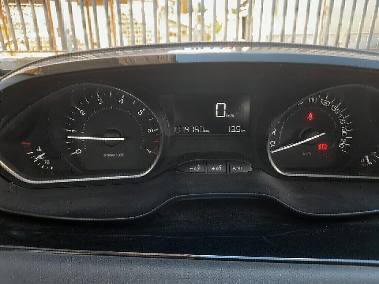 Peugeot 208 PureTech 82 5 porte Allure